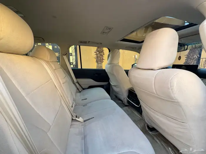 لاندكروزر L3 2022 بحالة الوكالة 13