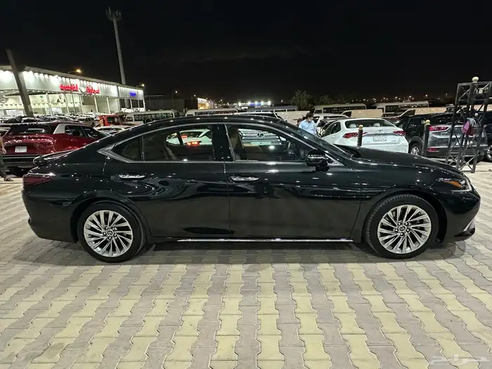 لكزس ES 350 موديل 2023 فل كامل DD نظيفة جدا 5