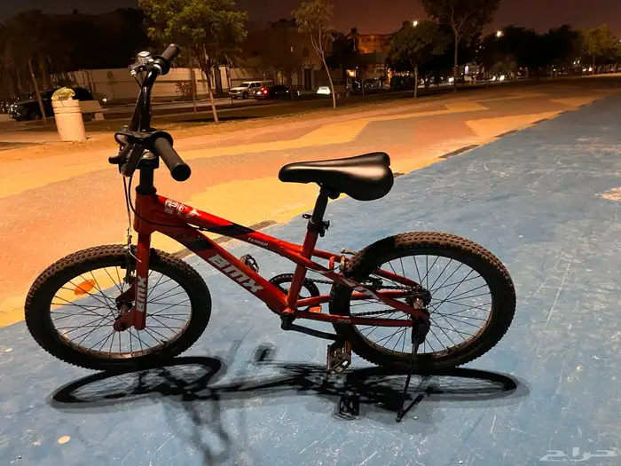 دراجة BMX شبه جديدة   مستخدمة 3 أشهر فقط بحالة ممتازة 2