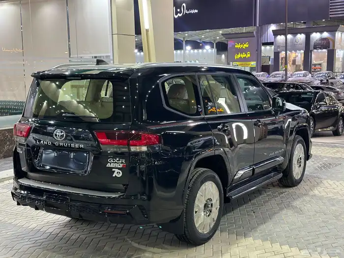 تويوتا لاندكروزر الموديل2025 فل كامل ورد الكويت رقم5 2
