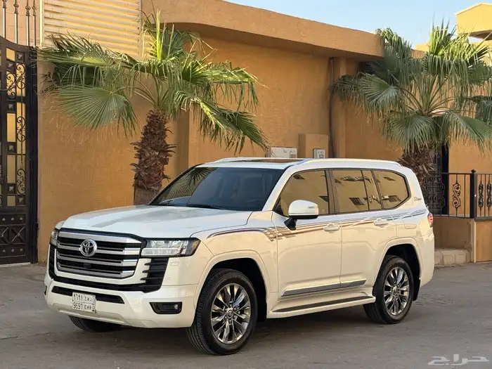 لاندكروزر L3 2022 بحالة الوكالة 1