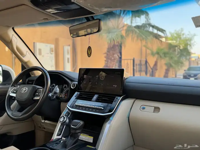 لاندكروزر L3 2022 بحالة الوكالة 15
