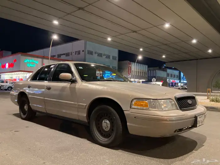 فورد كراون فكتوريا1998بوليسي نظيف ماشي318الف 3
