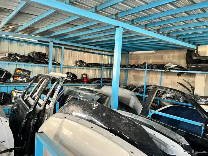 يوجد لدينا جميع قطع غيار السيارات المستعمله 8