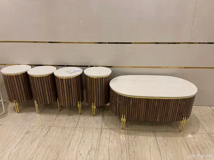 طاوله مع اربع طاولات خدمات 0