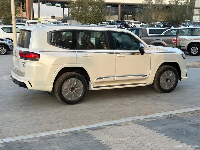تويوتا لاندكروزرVX.S الموديل2025 فل كامل وارد الكويت 3