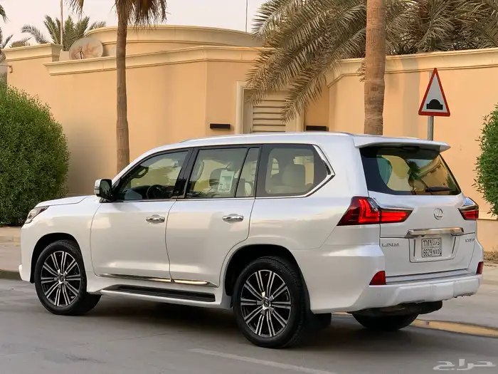لكزس LX570 موديل 2019 بحالة الوكاله ممشى 78 الف تم البيع 17