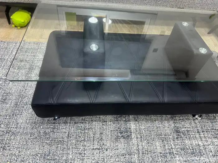 طاوله زجاج وجلد 3