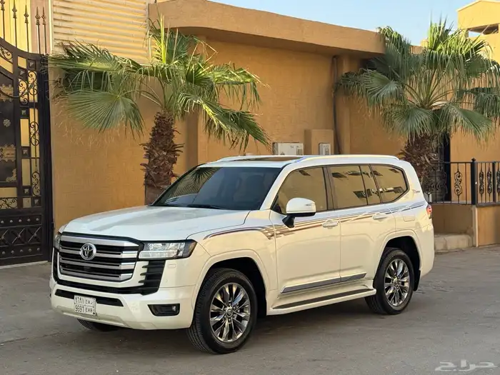 لاندكروزر L3 2022 بحالة الوكالة 0