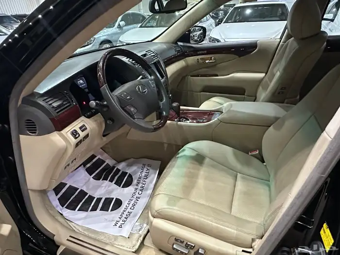لكزس LS 460 موديل 2009 فل كامل ممشى قليل 7