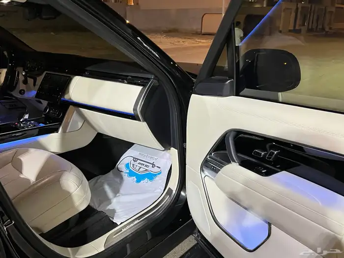 رنج روفر اوتوبيوغرافي 2023 7