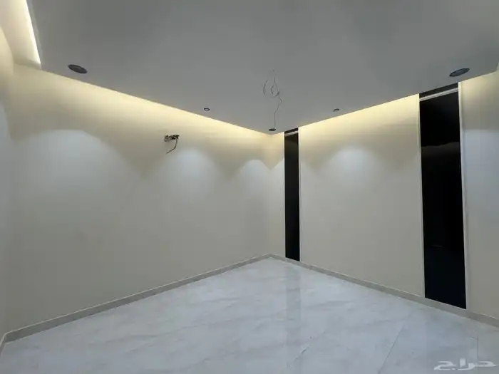 للبيع عمارة دورين وملحق نظام شقة فوق شقه في حي النواريه 7