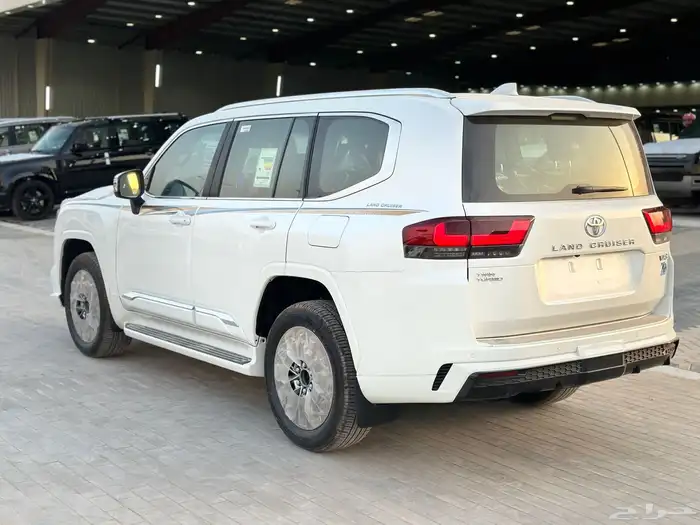 تويوتا لاندكروزرVX.S الموديل2025 فل كامل وارد الكويت 6