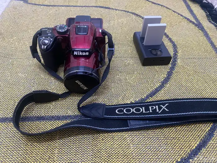 للبيع كاميرا Nikon Coolpix P500 0