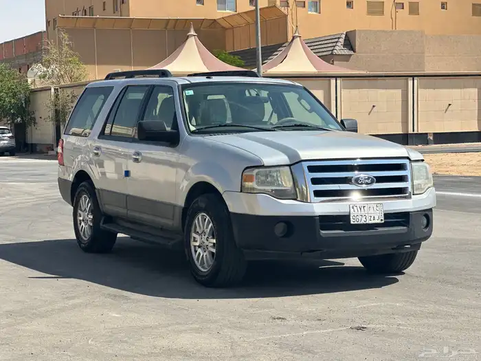 للبيع فورد اكسبيدشن 2013 نظيف 4