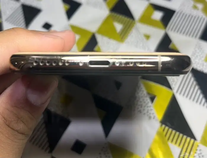 للبيع ايفون اكس اس 256قيقا 7
