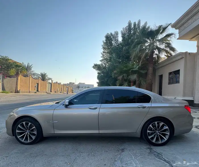 للبيع BMW 730 2010 ممشى قليل 6