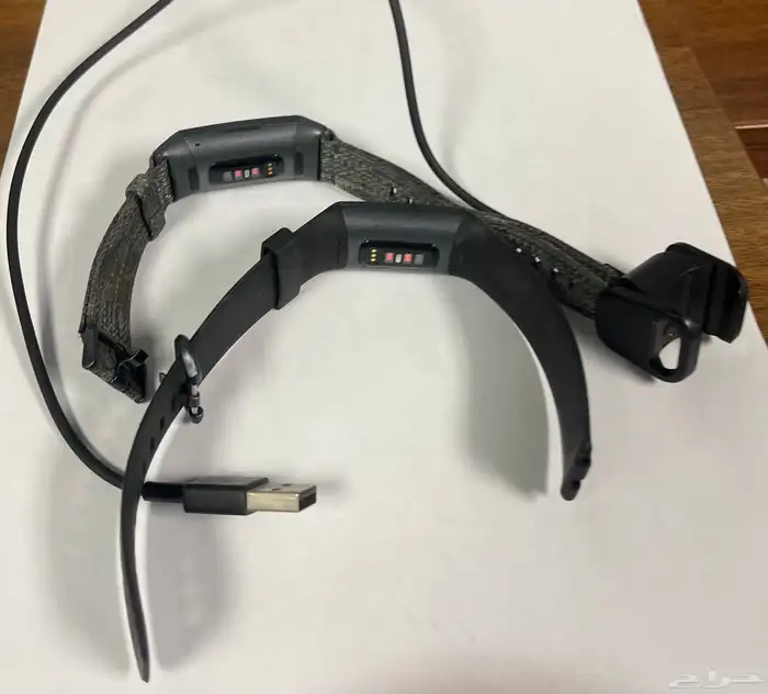 ساعتين Fitbit 1