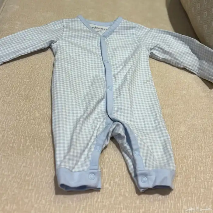 ملابس أطفال أولاد 0-6 شهور بعضها جديد وبعضها مستعمل نظيف. 17