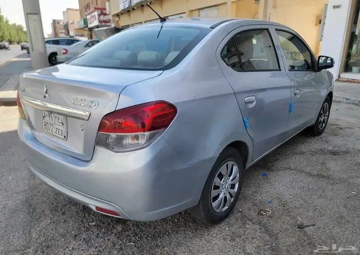 ميتسوبيشي اتراج 2019 قير مكينه بحاله ممتازه مكيف بارد 107km 11
