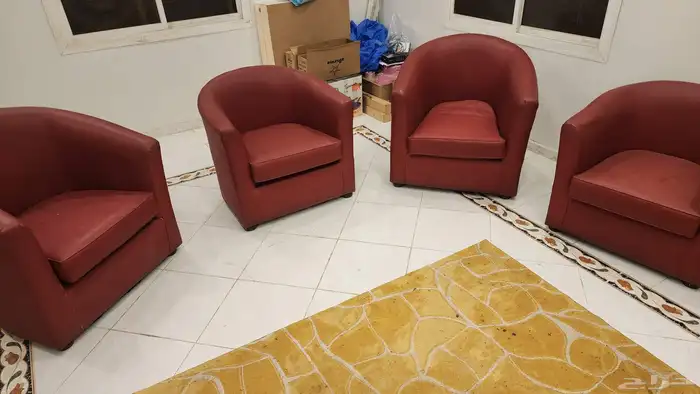 غرفه ضيافه كامله ثلاث كنابات واربع كراسي جلد وترابيزة دوارة 2
