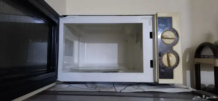 microwave for sale 70 Riyal Woking properly 0