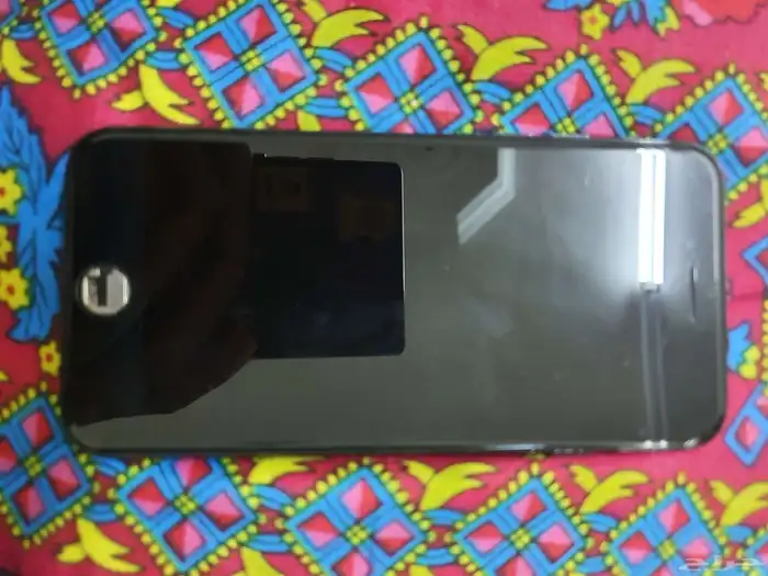 سلام عليكم عندي ايفون 7 جديد بس الشاشه مكسوره شفتها اللي يذو 0