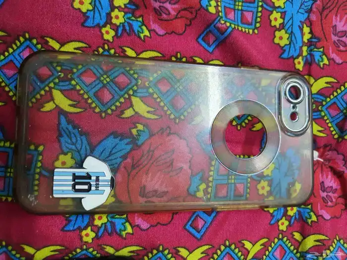 سلام عليكم عندي ايفون 7 جديد بس الشاشه مكسوره شفتها اللي يذو 6