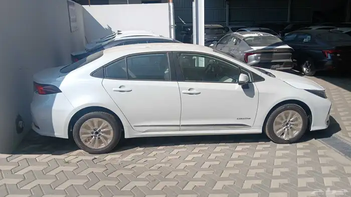 تويوتا كورولا نص الفل موديل 2025 9