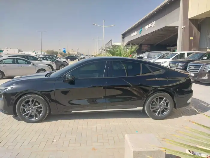 للبيع فورد تورس ترند موديل 2025 1