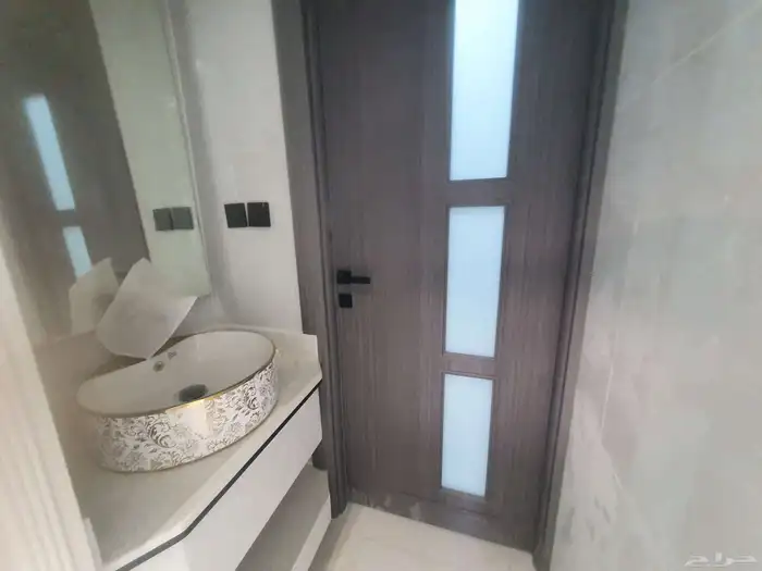للبيع شقه تمليك ارضيه زاويه فى حى احد بالدمام 7