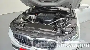 BMW - 520i (G60) 2024 نظيفة جدا 5