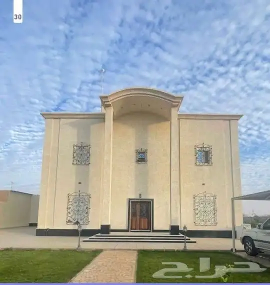 للبيع مزرعه فيها فيلا ممتازه للسكن 4