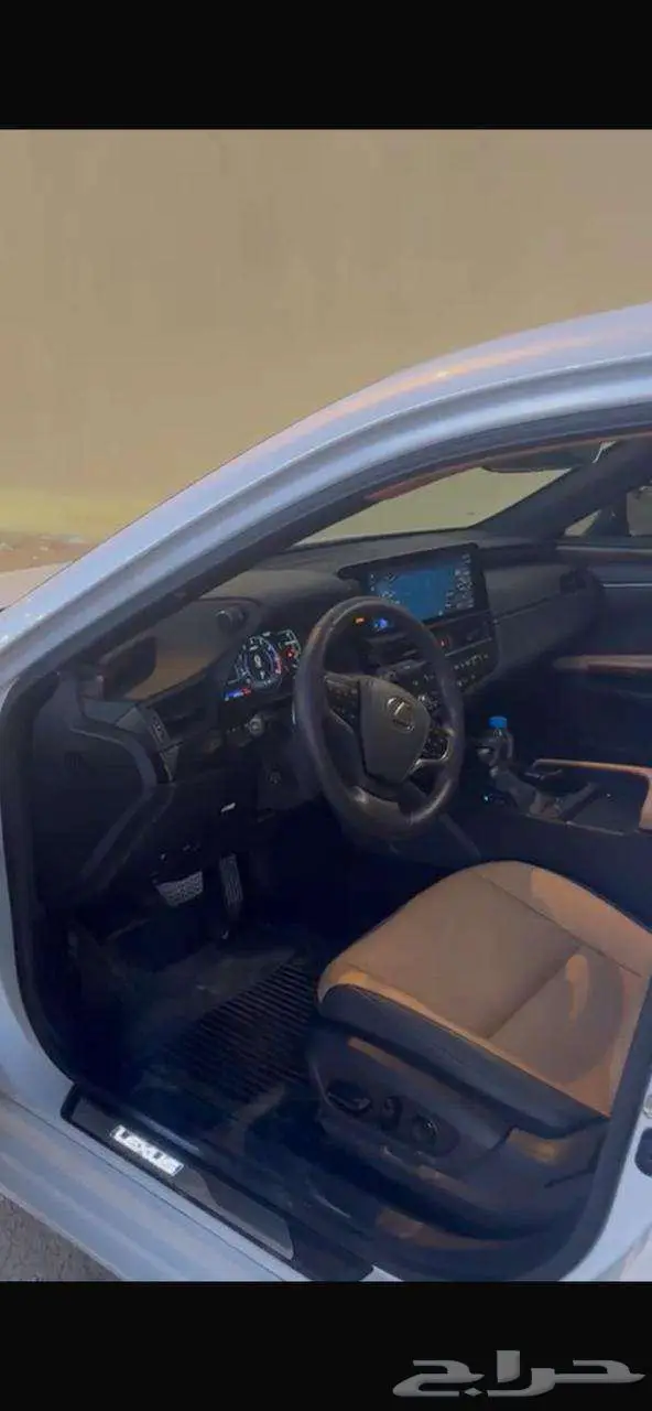 للبيع لكزس es 350 موديل 2025 3