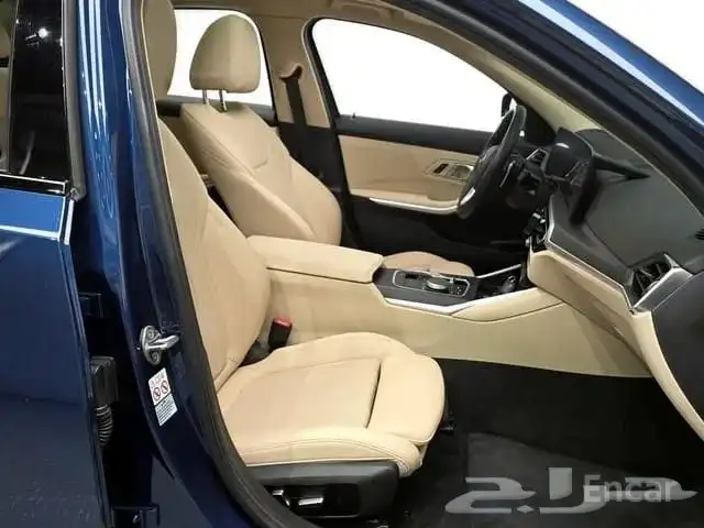 بي إم دبليو الفئة الثالثة BMW 320i 2023 11