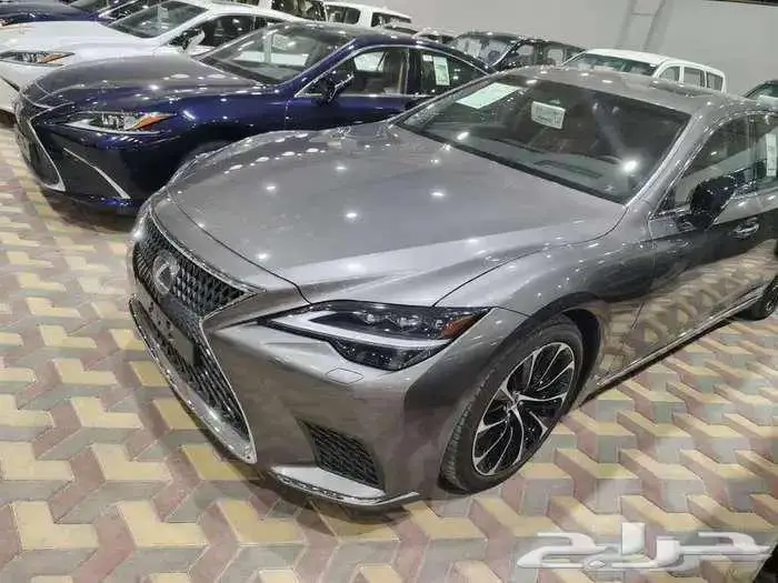 لكزس LS500HH الموديل2022 3