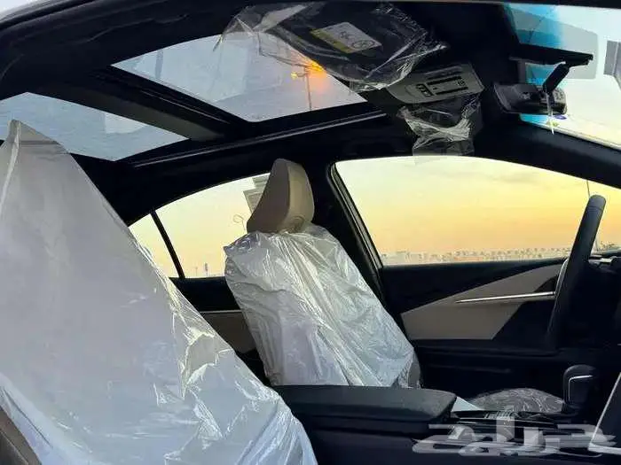 تويوتا كامري LE هايبرد 2025 - عرض لقطاع الحكومي 5