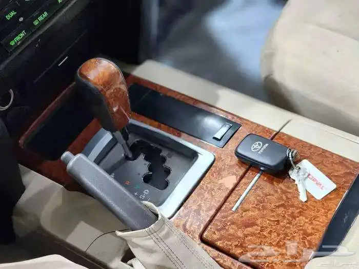 تويوتا لاندكروزر 2013 GX-R ( بحالة ممتازة ) 13