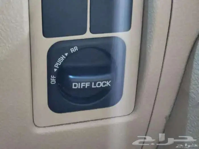 تويوتا لاندكروزر 2013 GX-R ( بحالة ممتازة ) 10