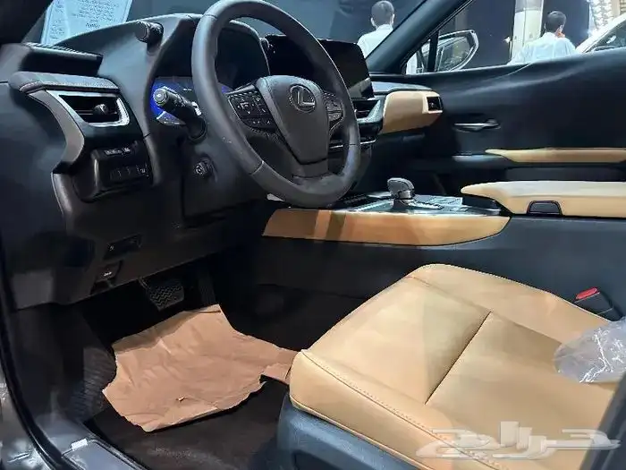 لكزس UX300 AH هايبرد موديل 2024 5