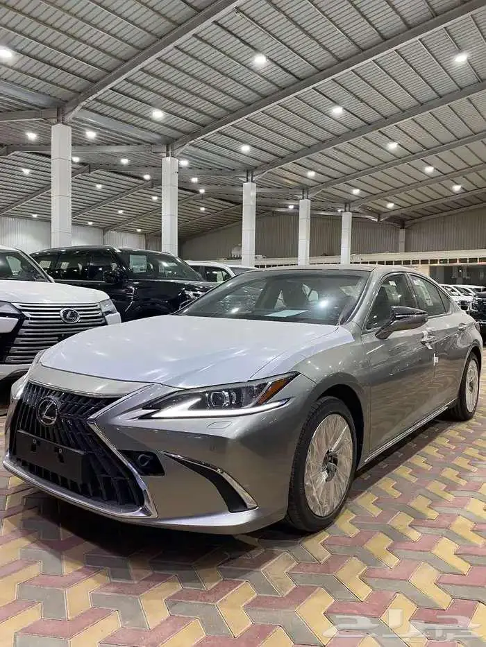 ليكزز ES 350 CC 2025 10