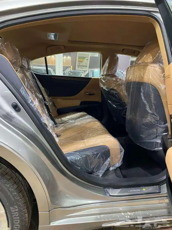 ليكزز ES 350 CC 2025 8