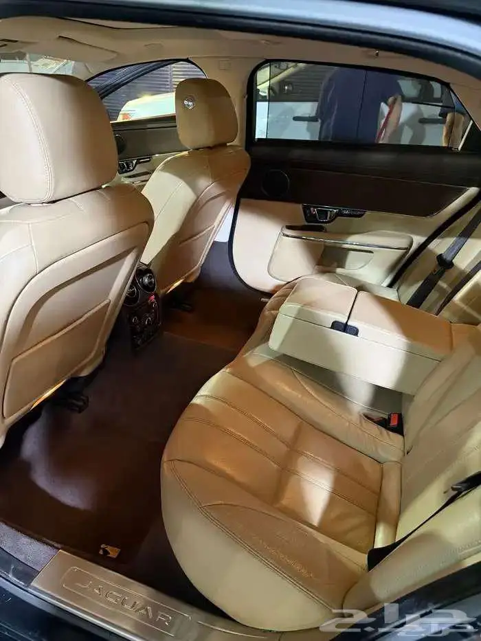 جاكوار 2015 XJL في الدمام 1