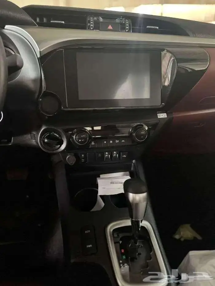 تويوتا هايلوكس SGLX ديزل اتوماتيك موديل 2024 مكينه 2.8 11