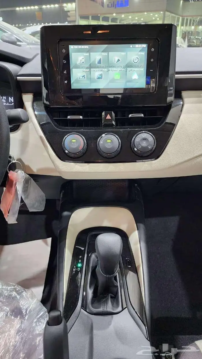 تويوتا كورولا XLI 2.0 مطور بنزين 2025 كاش وأقساط 20