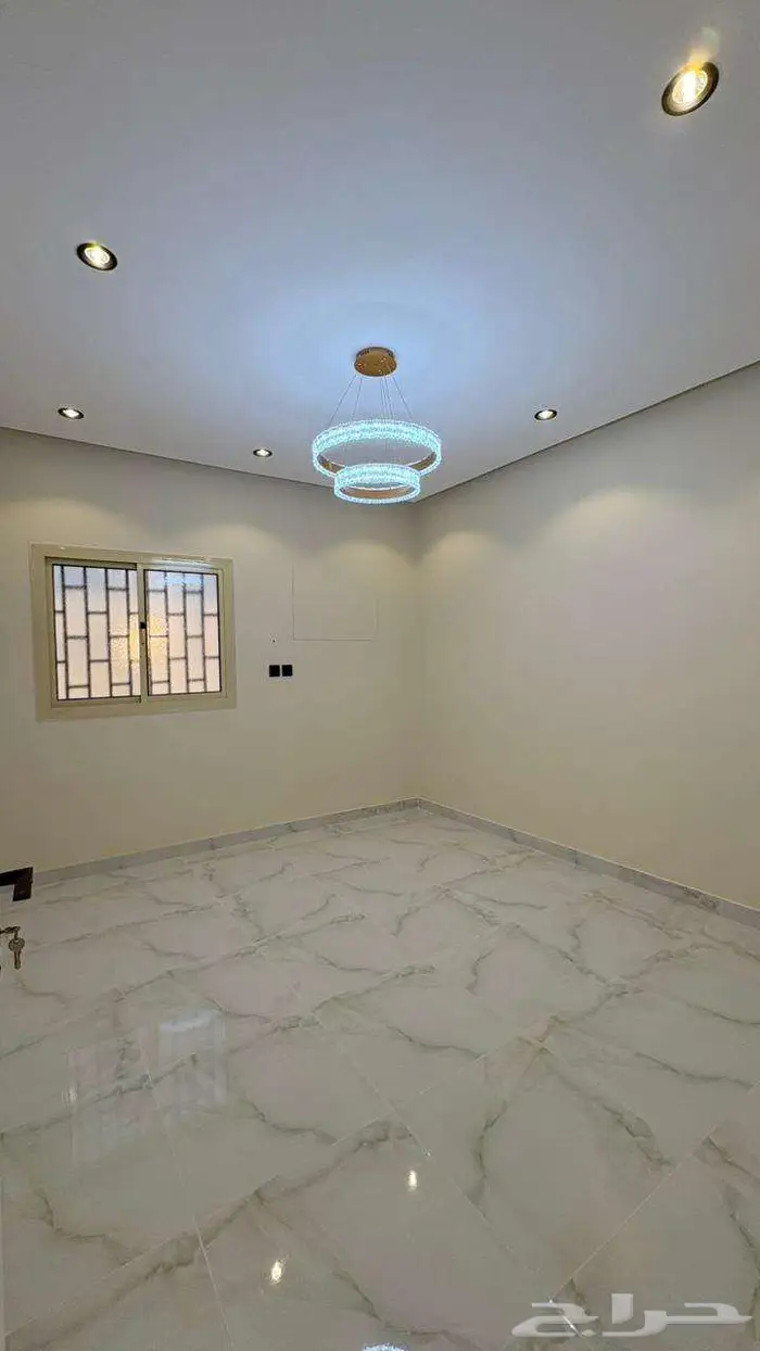 شقة ارضية للبيع بحي البوادي (حوش مطبخ راكب موقع ممتاز ) 3