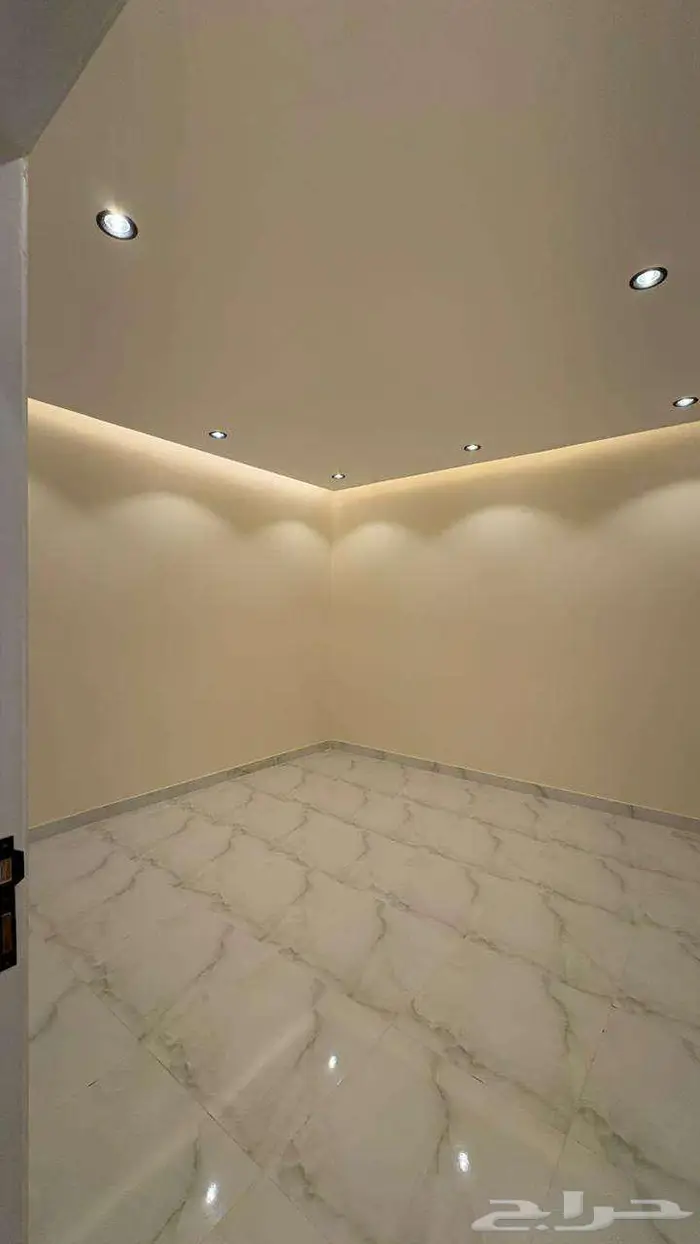 شقة دور ثاني للبيع بحي البوادي ( سطح خاص مطبخ راكب ) 9