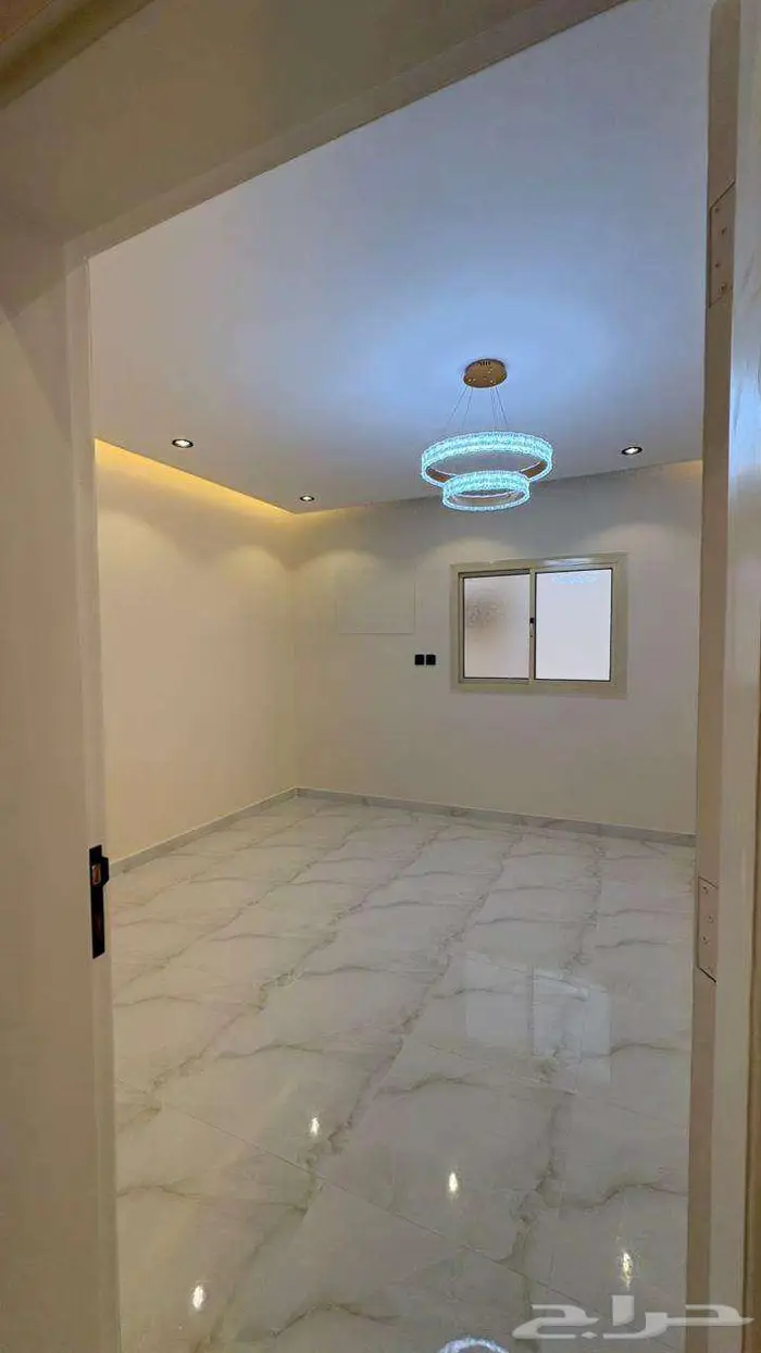 شقة دور ثاني للبيع بحي البوادي ( سطح خاص مطبخ راكب ) 4