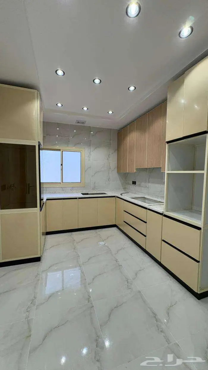 شقة دور ثاني للبيع بحي البوادي ( سطح خاص مطبخ راكب ) 8