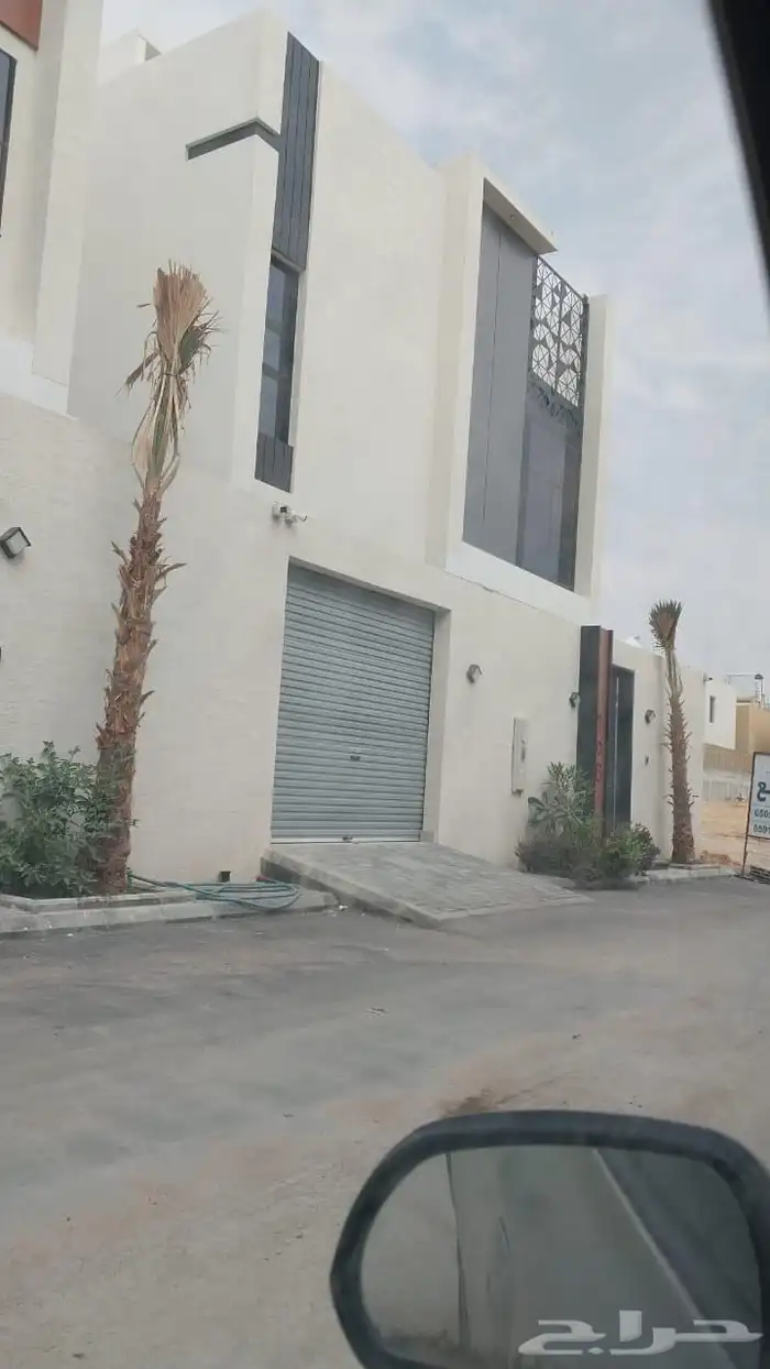 فلة للبيع في حي النرجس تشطيب شخصي ديلوكس 0